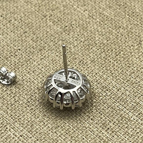 HAN 925 small sparkly stud Sterling Silver earrings - Picture 7 of 7